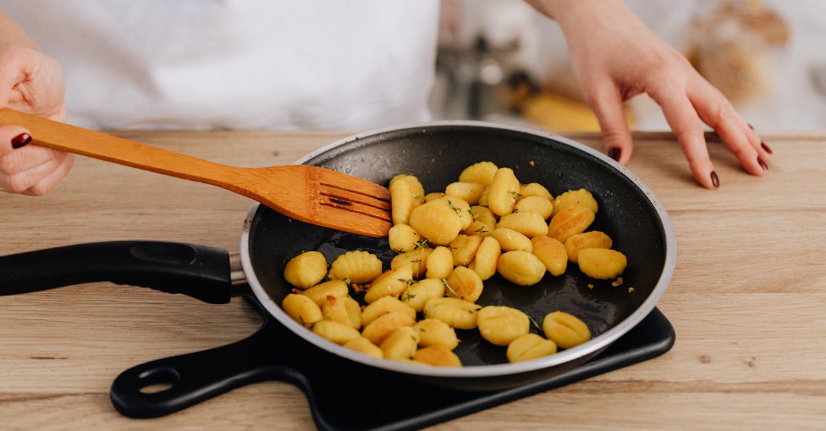 découvrez tout sur les gnocchis, de délicieuses boulettes de pâte à base de pommes de terre, avec nos recettes et conseils de préparation.